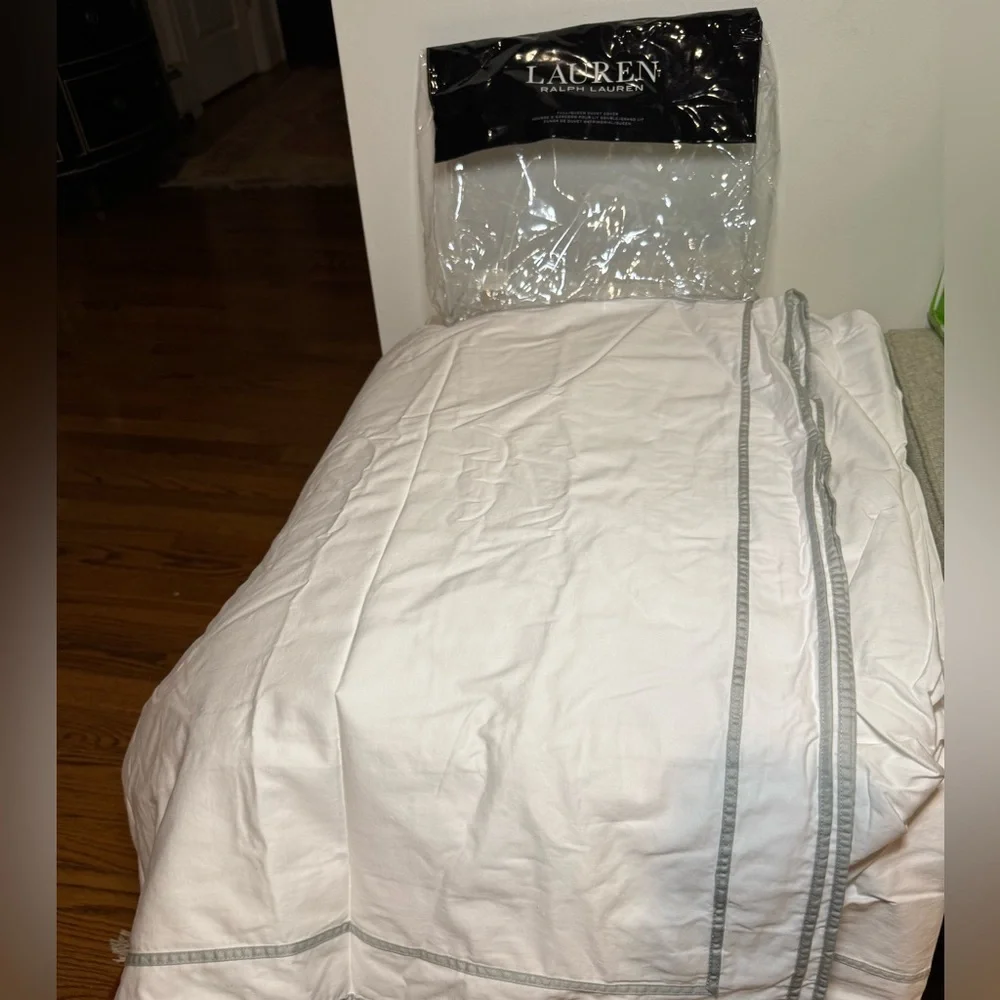 Brand new LAUREN Ralph Lauren Spencer‎ Sateen Border Queen Duvet Cover Sage